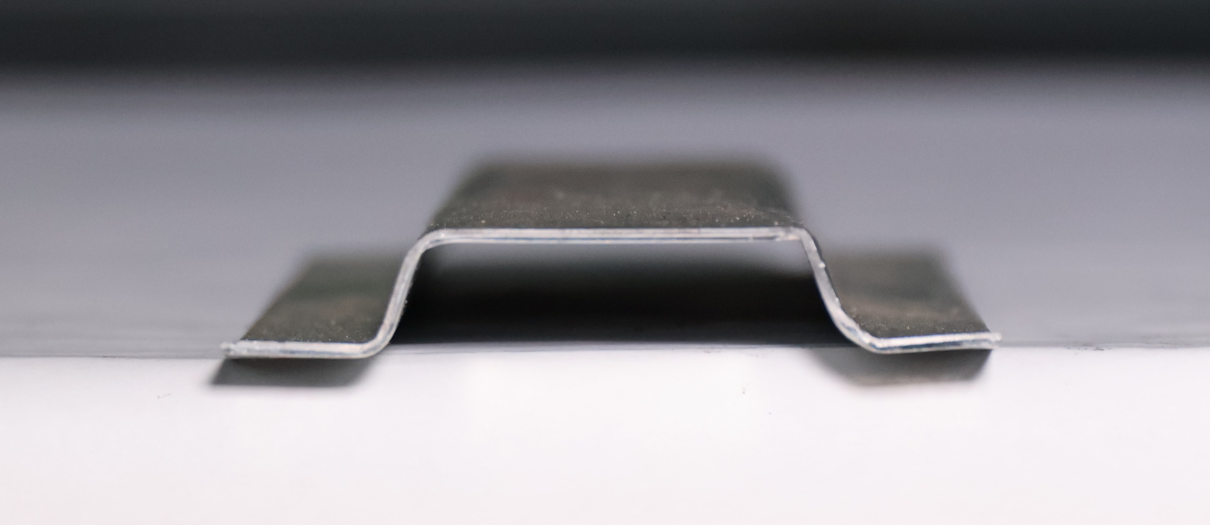 Sub‑girt display